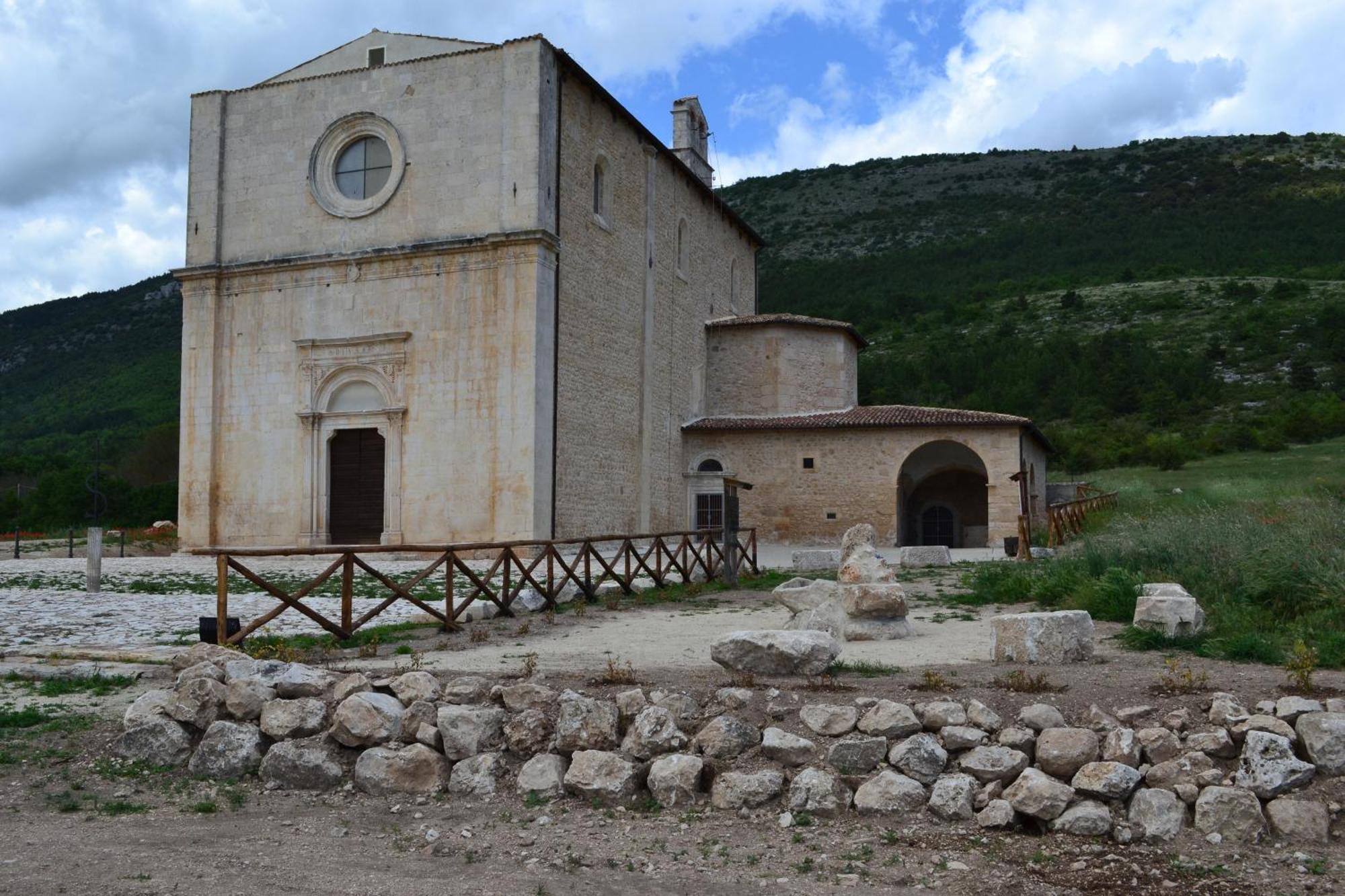 B&B Palazzo La Loggia Barisciano Dış mekan fotoğraf