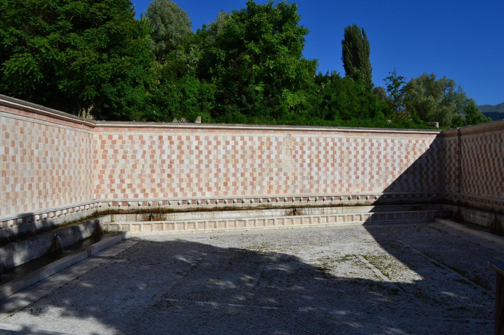 B&B Palazzo La Loggia Barisciano Dış mekan fotoğraf