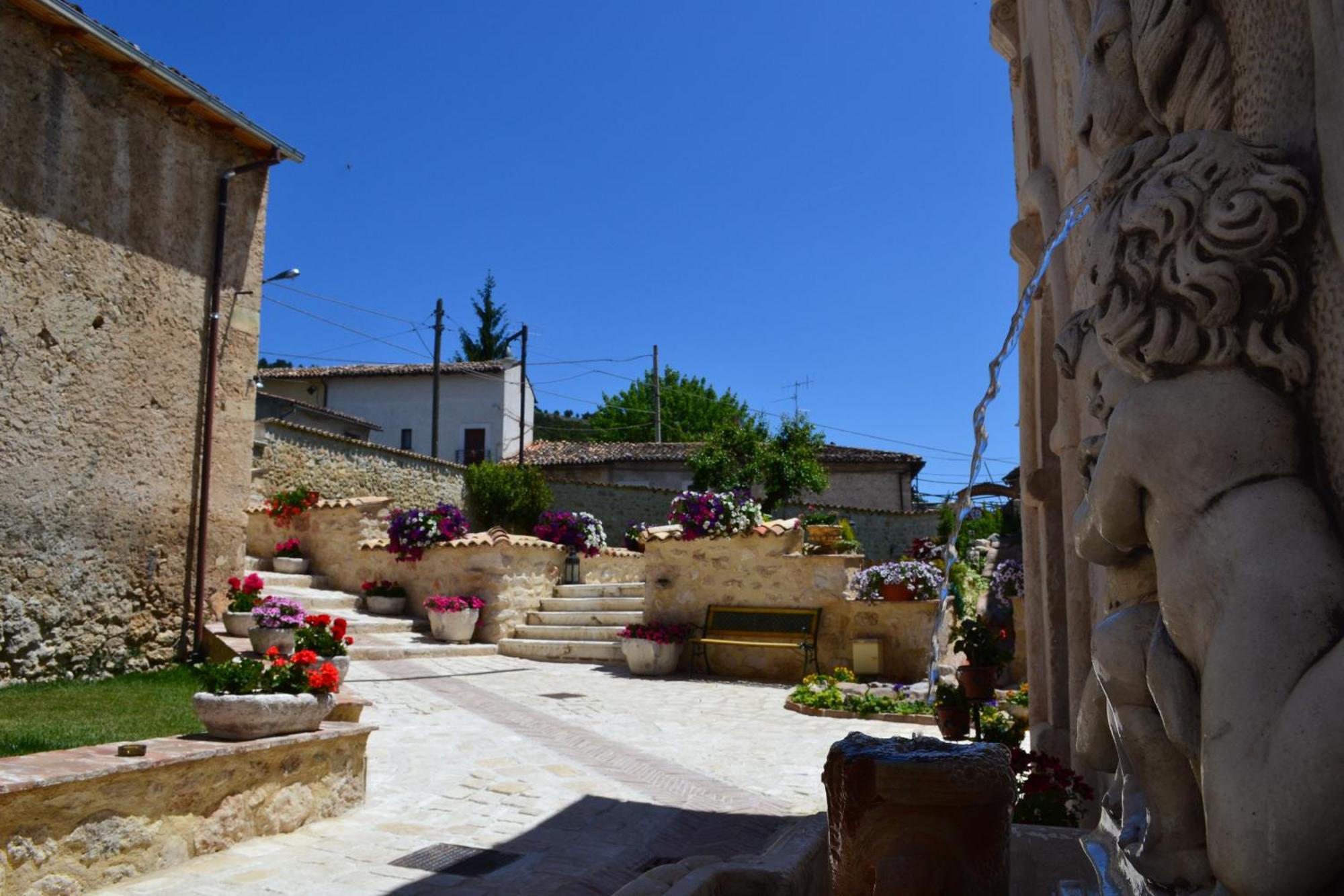 B&B Palazzo La Loggia Barisciano Dış mekan fotoğraf