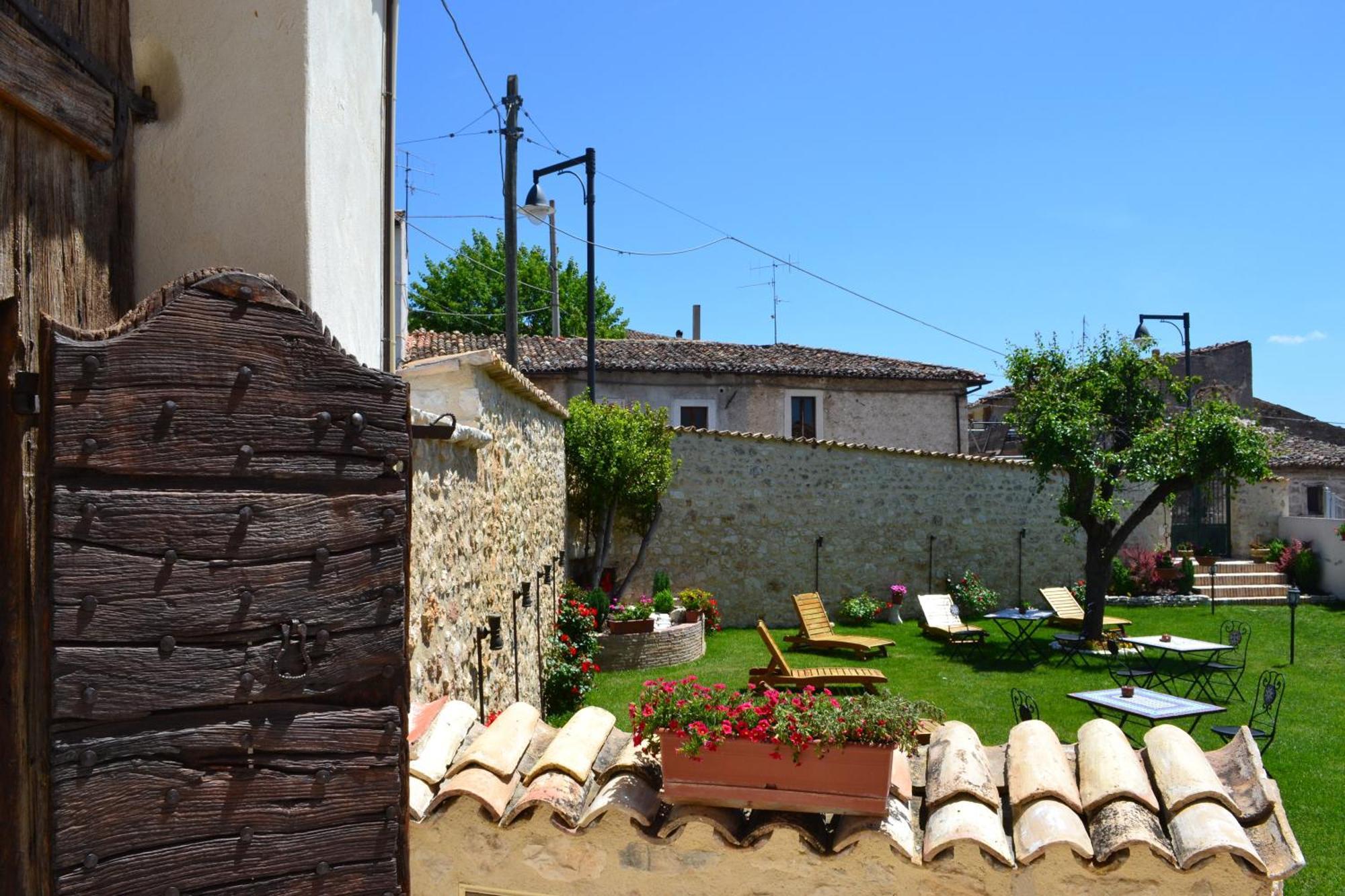 B&B Palazzo La Loggia Barisciano Dış mekan fotoğraf
