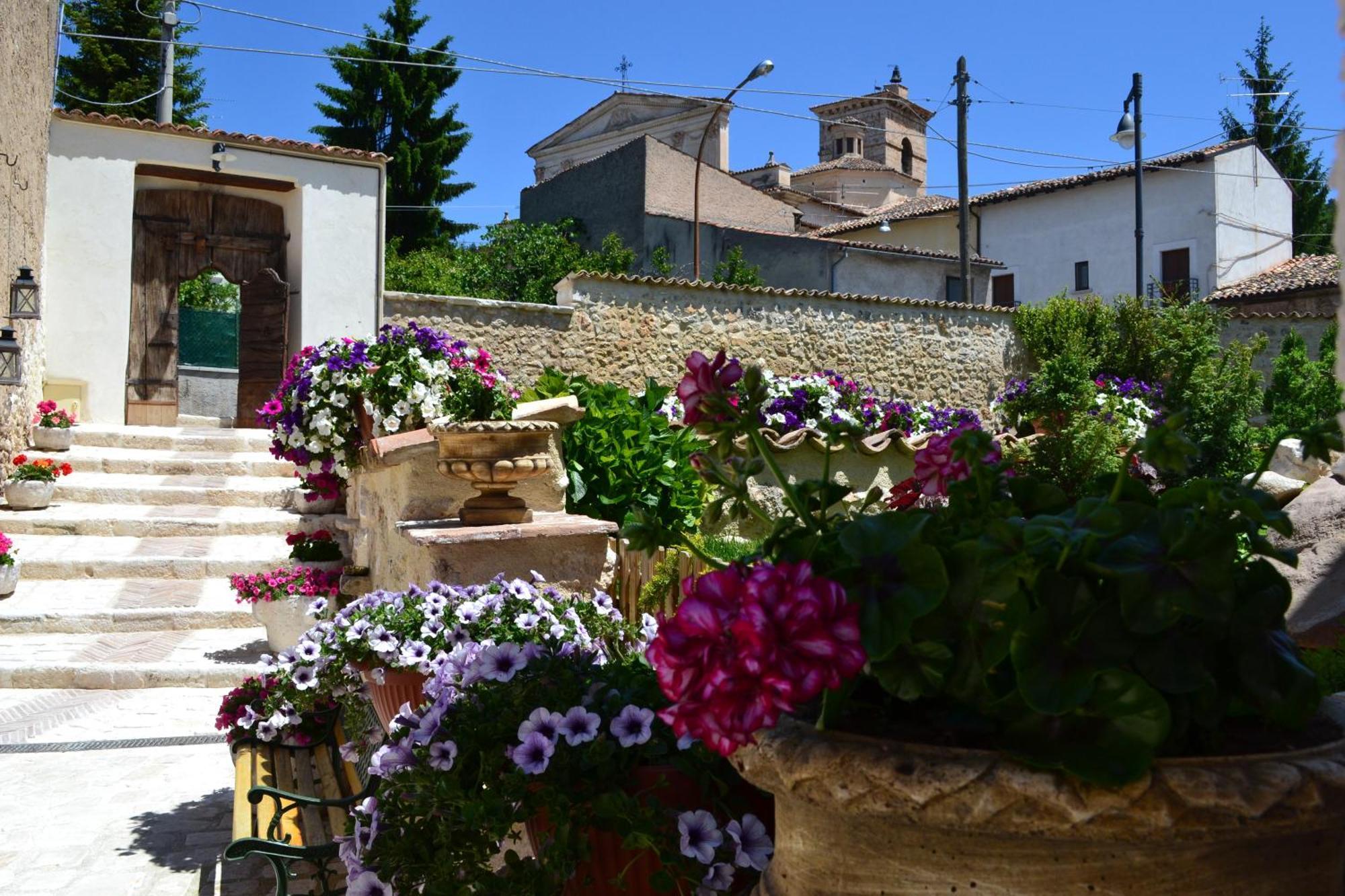 B&B Palazzo La Loggia Barisciano Dış mekan fotoğraf