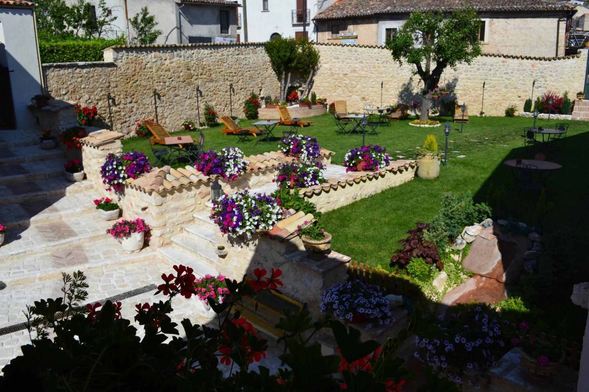 B&B Palazzo La Loggia Barisciano Dış mekan fotoğraf
