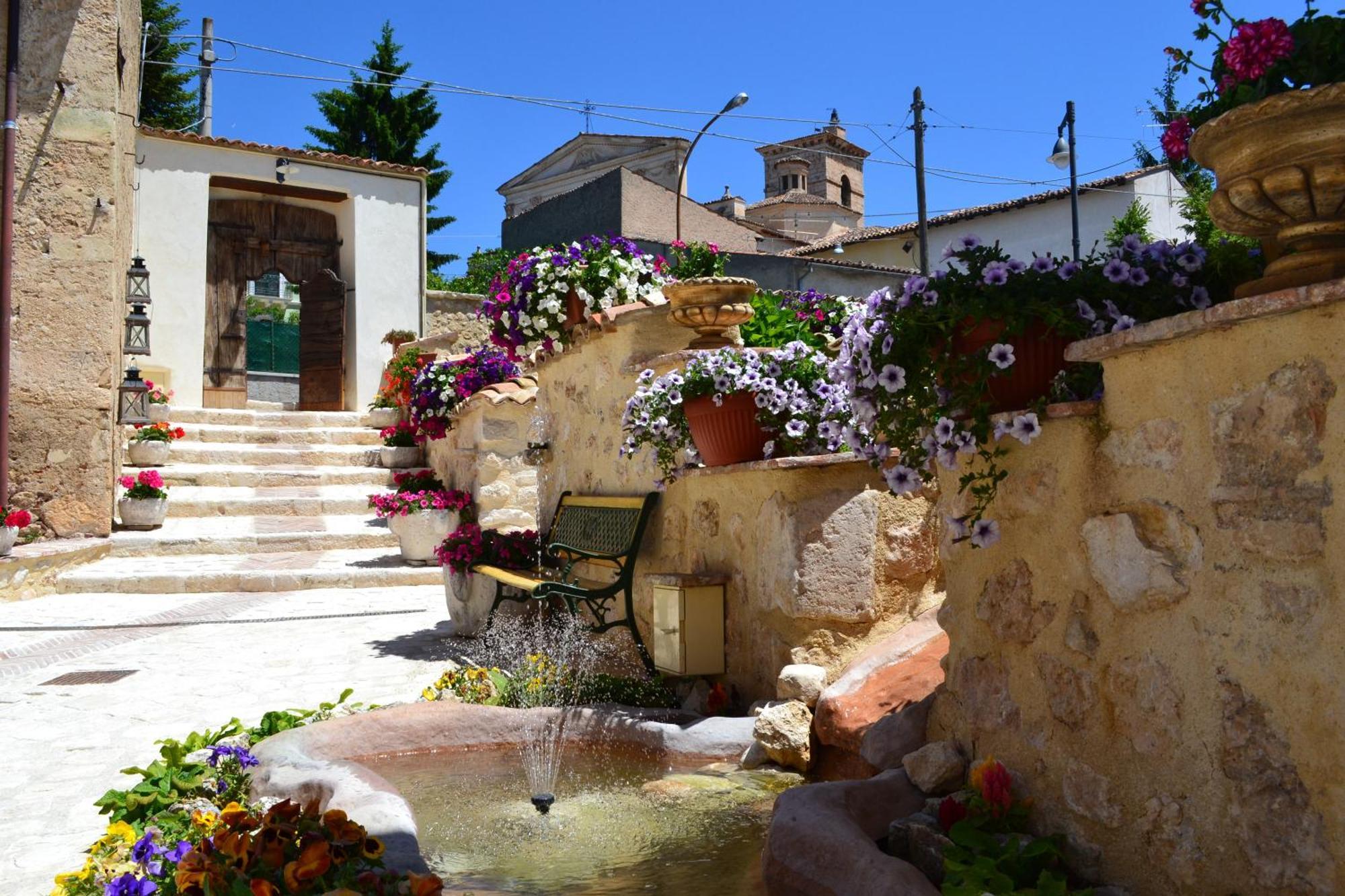 B&B Palazzo La Loggia Barisciano Dış mekan fotoğraf