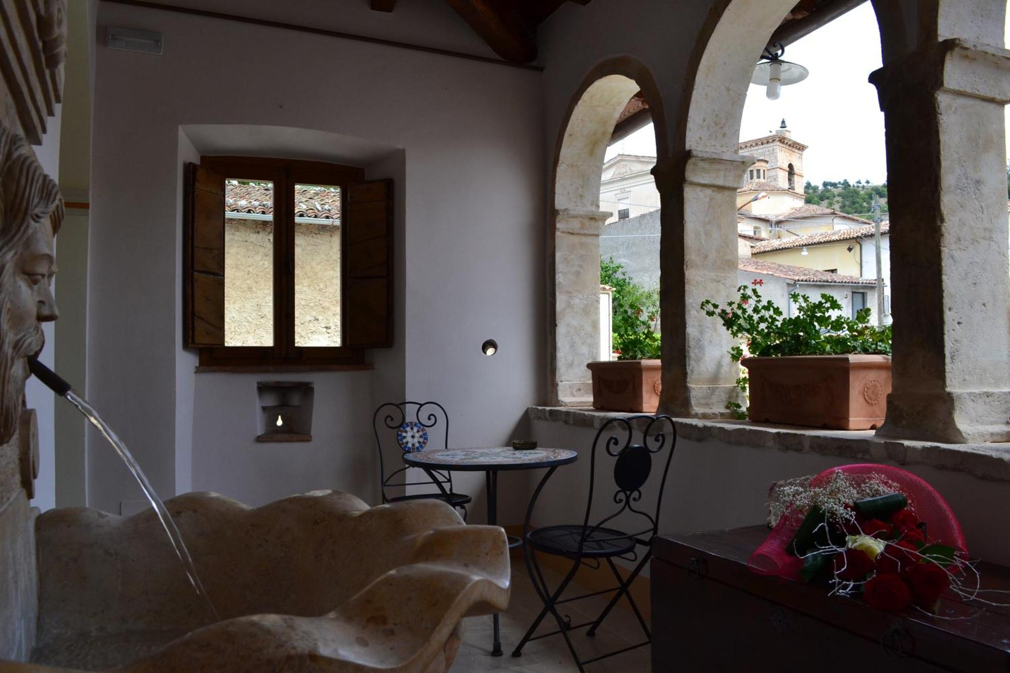 B&B Palazzo La Loggia Barisciano Dış mekan fotoğraf