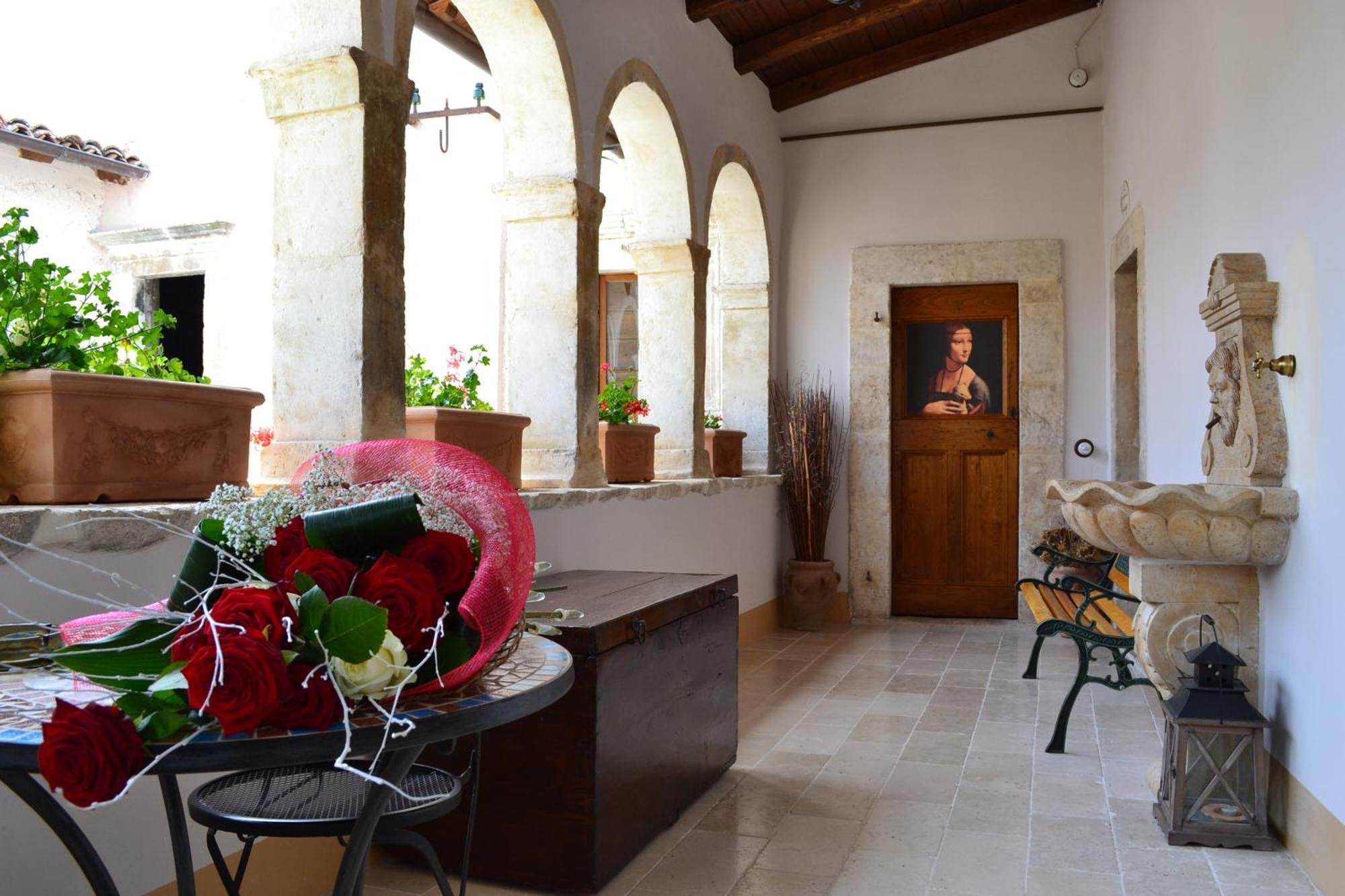 B&B Palazzo La Loggia Barisciano Dış mekan fotoğraf